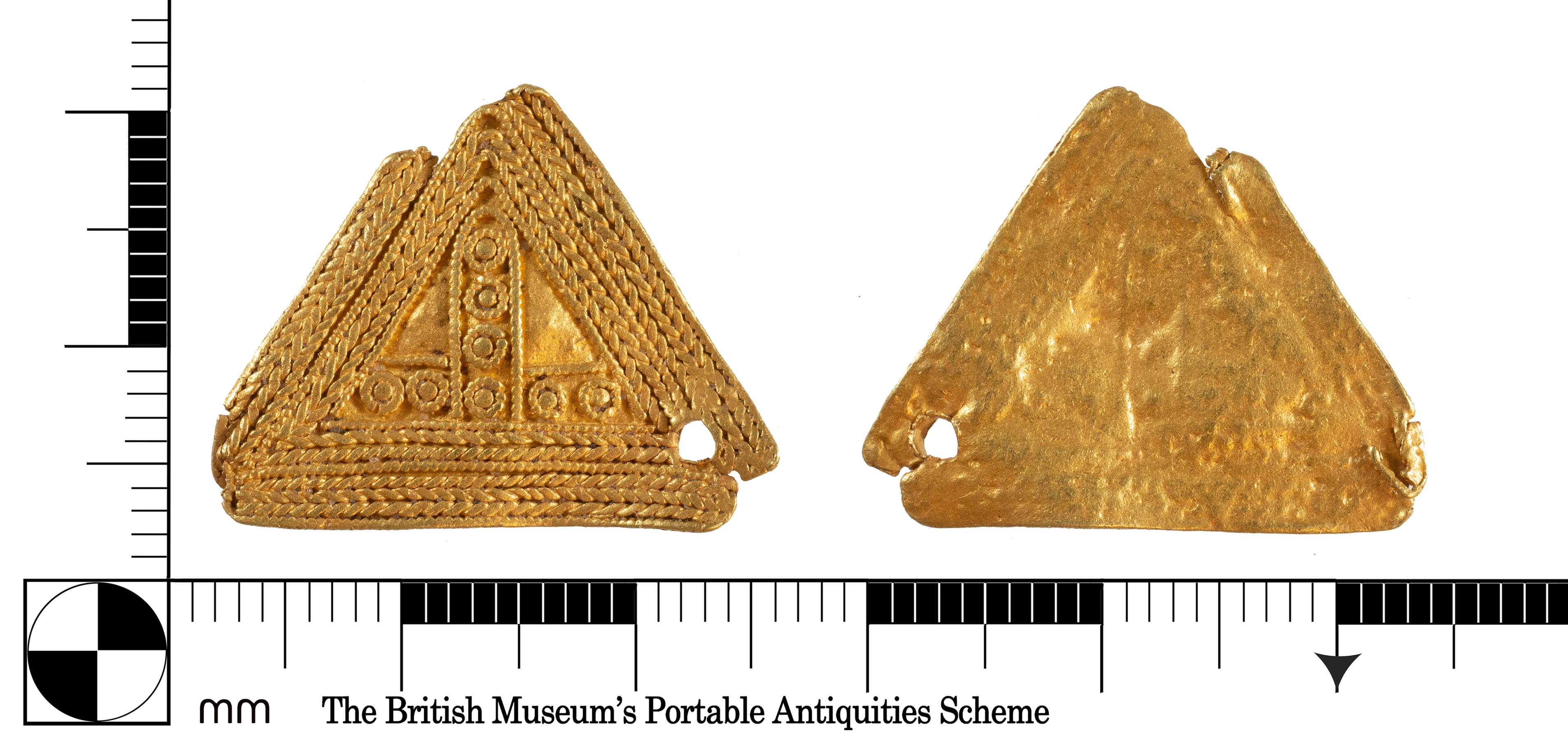 gold item with filigree decoration